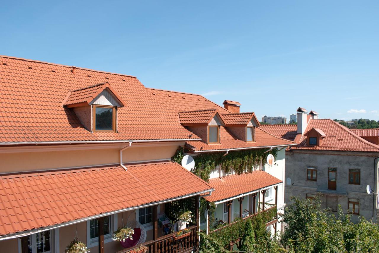 Apartment гетьманські палати , старе місто, 2 спальні, балкон-тераса , 85 м кв Kamianets-Podilskyi