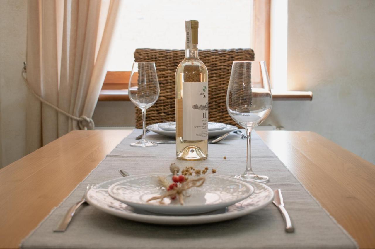гетьманські палати , старе місто, 2 спальні, балкон-тераса , 85 м кв * Kamianets-Podilskyi