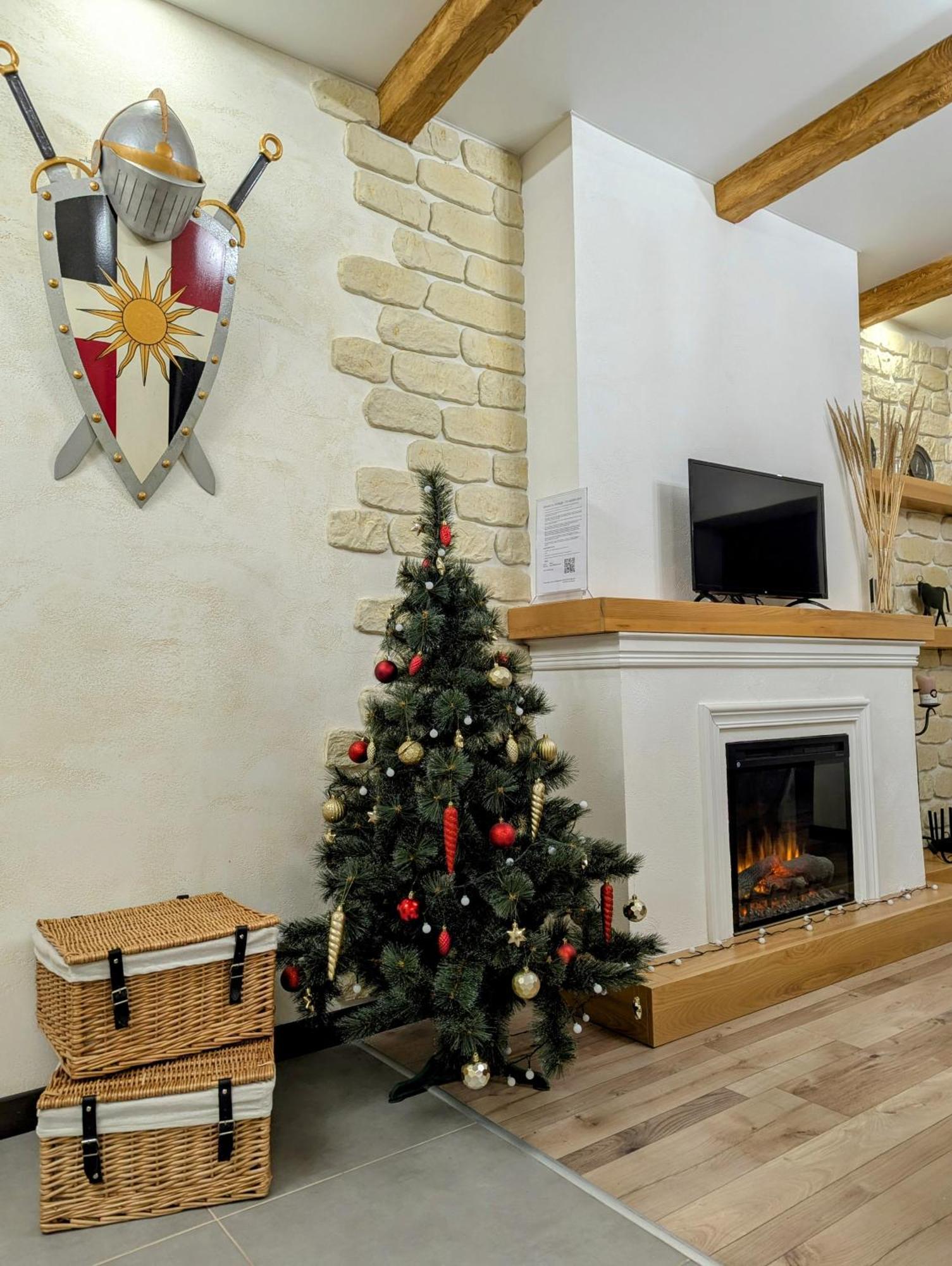 гетьманські палати , старе місто, 2 спальні, балкон-тераса , 85 м кв *